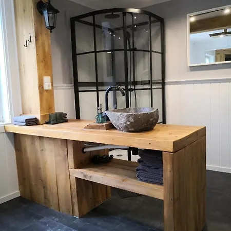 アパート Old School Pa - Exclusive Eidslandet