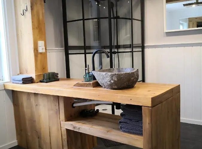 Apartment Old School Pa - Exclusive Eidslandet